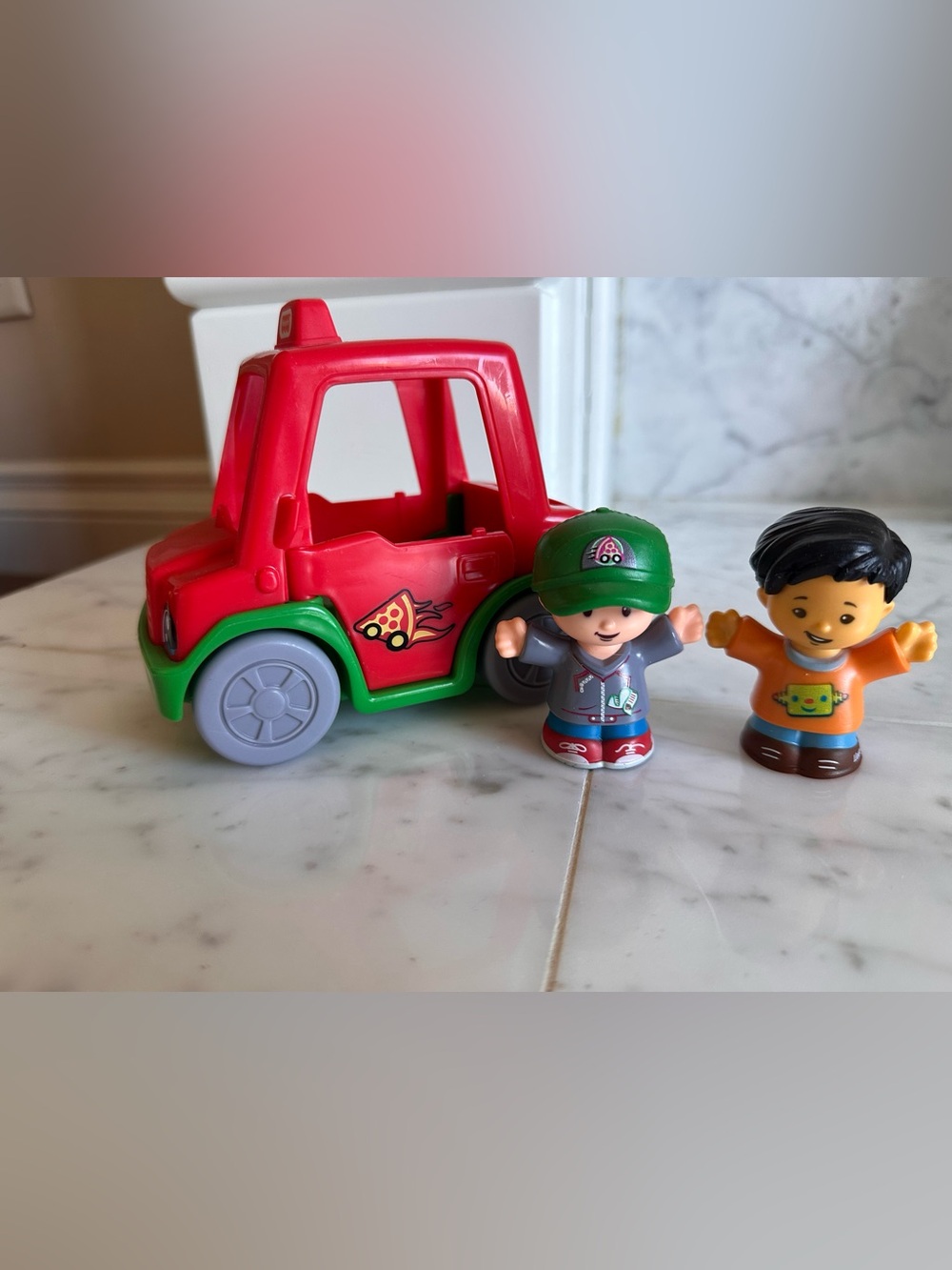 FISHER PRICE LITTLE PEOPLE Pizza Delivery Playset